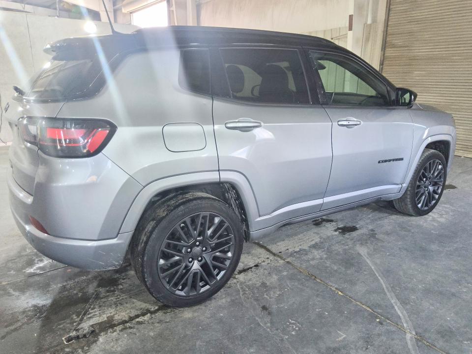 2024 Jeep Compass VIN 3C4NJDCN2RT587979 COPART salvage auction — NORMAL WEAR, MI - CERTIFICATE OF TITLE, sold $9,500 on 2026-08-27 (photo 3)