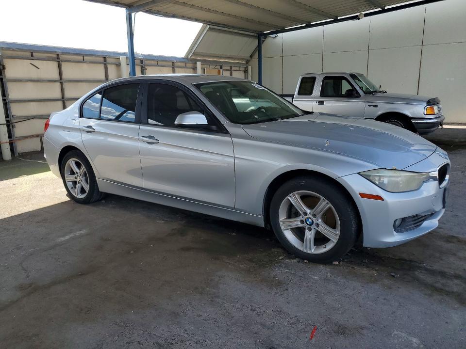 2012 BMW 3 series VIN WBA3C1C51CF430488 COPART salvage auction — ENGINE BURN, Tx - Salvage Vehicle Title, sold $525 on 2026-08-14 (photo 4)