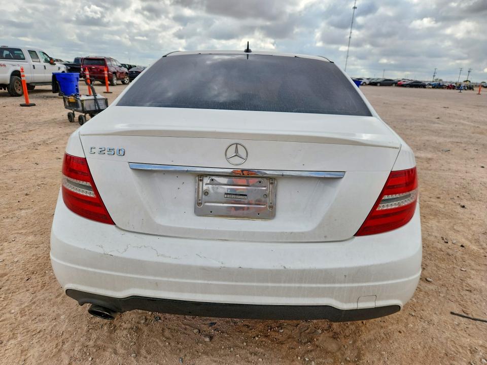 2014 Mercedes-benz C-klasse VIN WDDGF4HB8ER313199 COPART salvage auction — FRONT END, TX - SALVAGE VEHICLE TITLE (P), sold $500 on 2026-08-19 (photo 6)
