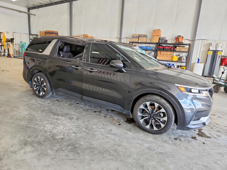 2024 Kia Carnival VIN KNDNC5H33R6442628 COPART salvage auction — ROOF, NC - DEALER ONLY CLEAN TITLE, sold $6,200 on 2026-07-23 (photo 4)