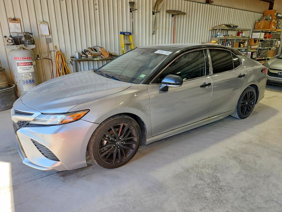 2018 Toyota Camry VIN 4T1B61HK0JU124682 COPART salvage auction — MINOR DENT/SCRATCHES, Va - Non Public Clean Title, sold $6,100 on 2026-07-02 (photo 1)