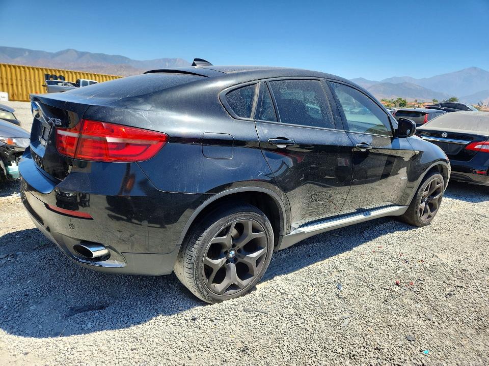 2013 BMW VIN 5UXFG2C58DL784942 COPART salvage auction — MINOR DENT/SCRATCHES, Ca - Dis/Dlr/Exp Only Clean Title, sold $1,400 on 2026-07-25 (photo 3)