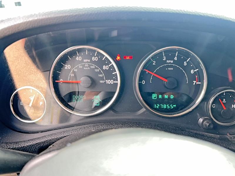 2015 Jeep Wrangler / VIN 1C4BJWFG3FL530855 COPART salvage auction — MINOR DENT/SCRATCHES, Tx - Certificate Of Title (P), sold $9,100 on 2026-07-09 (photo 8)