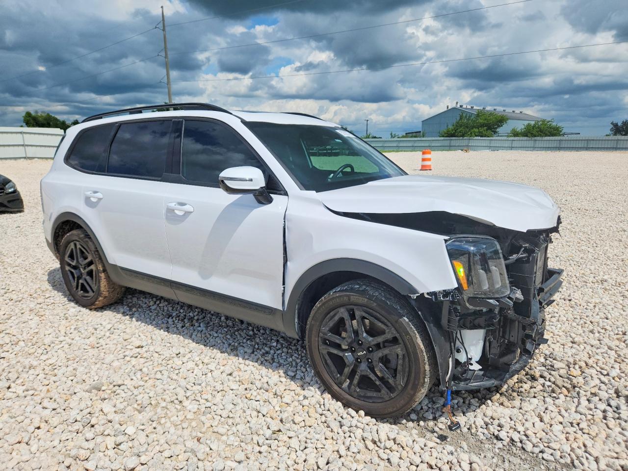 2024 Kia Telluride VIN 5XYP5DGC4RG543818 COPART salvage auction — Front End, TX - SALVAGE VEHICLE TITLE, sold $13,900 on 2026-07-09 (photo 4)