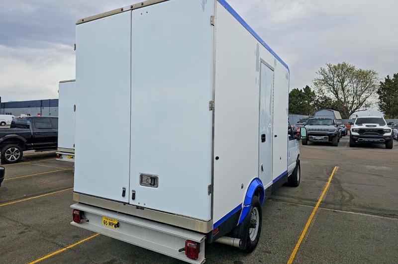 2024 Ford Econoline e350 VIN 1FDWE3FN5RDD00733 COPART salvage auction — NORMAL WEAR, Co - Certificate Of Title (P), sold $18,800 on 2026-07-15 (photo 4)