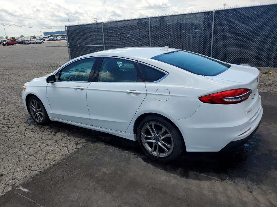 2019 Ford Fusion VIN 3FA6P0CDXKR150713 COPART salvage auction — MINOR DENT/SCRATCHES, Il - Certificate Of Title, sold $2,050 on 2026-07-31 (photo 2)