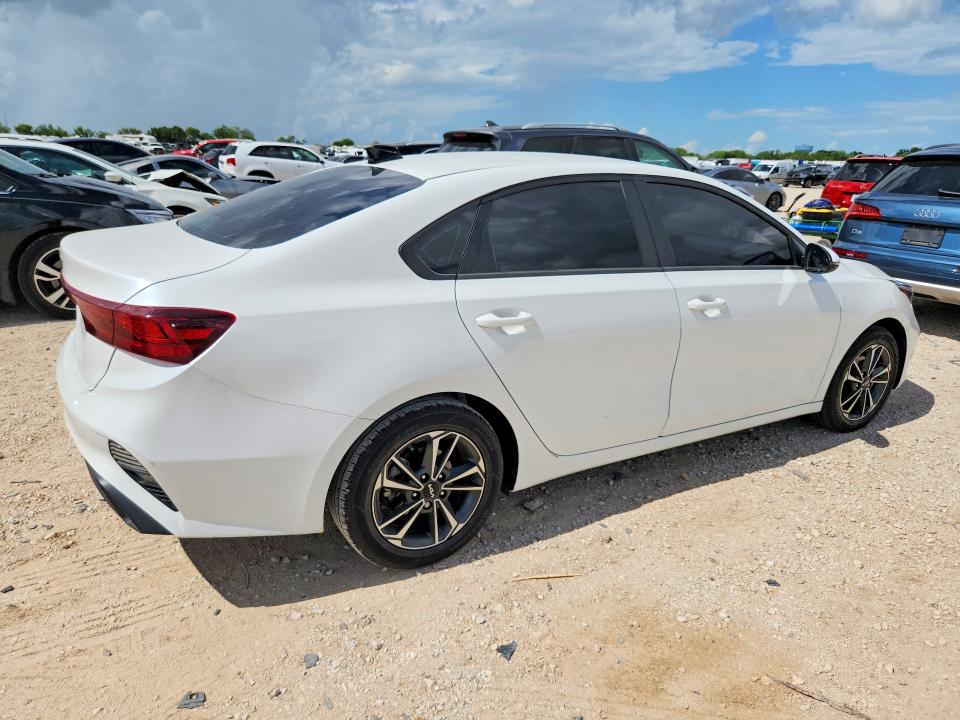 2023 Kia Forte VIN 3KPF24AD1PE688220 COPART salvage auction — MINOR DENT/SCRATCHES, Tx - Certificate Of Title (P), sold $6,500 on 2026-07-02 (photo 3)