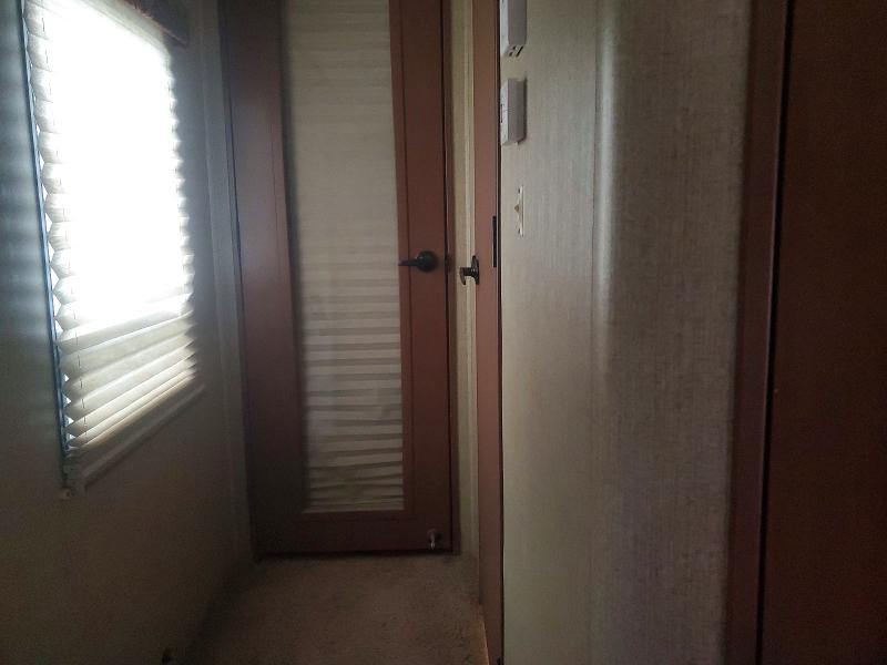 2013 Hear Trailer VIN 5SFBG3821DE257881 COPART salvage auction — ROOF, IA - CERTIFICATE OF TITLE, sold $7,400 on 2026-07-14 (photo 5)