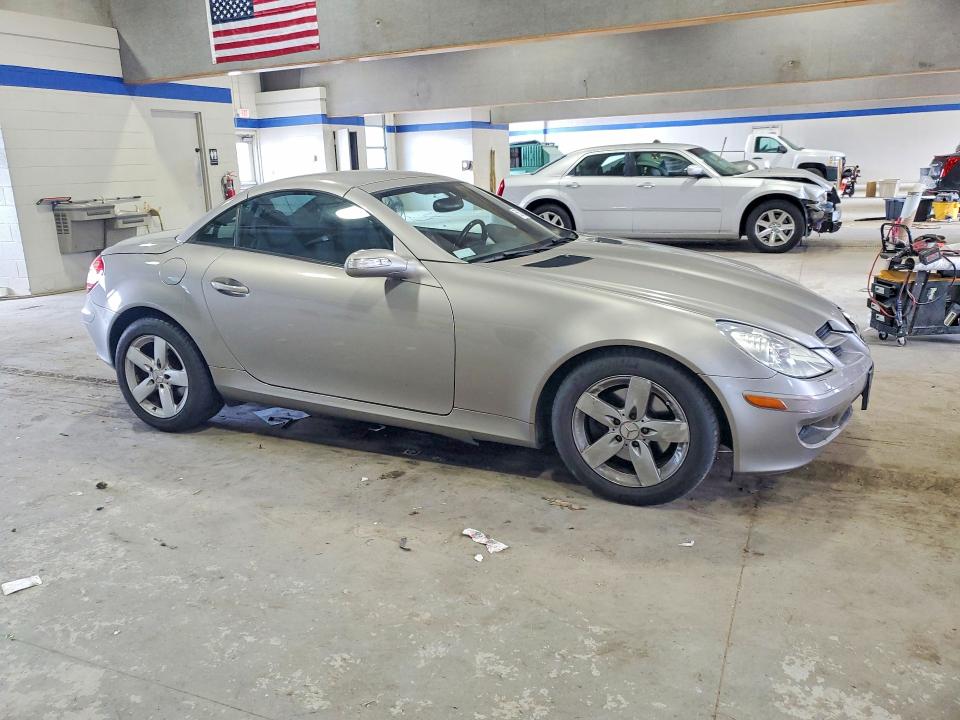 2006 Mercedes-benz Slk-class VIN WDBWK54F86F118687 COPART salvage auction — FRONT END, Va - Cert Of Title - Salvage, sold $1,500 on 2026-07-02 (photo 4)