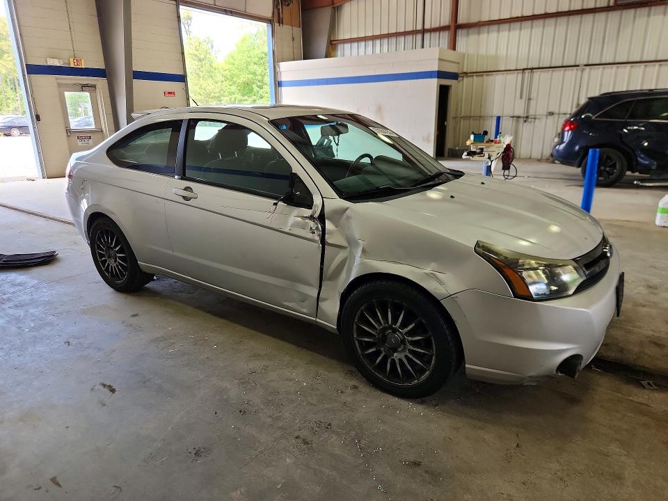 2009 Ford Focus VIN 1FAHP33N69W200629 COPART salvage auction — SIDE, VA - CERT OF TITLE - SALVAGE, sold $275 on 2026-07-02 (photo 4)