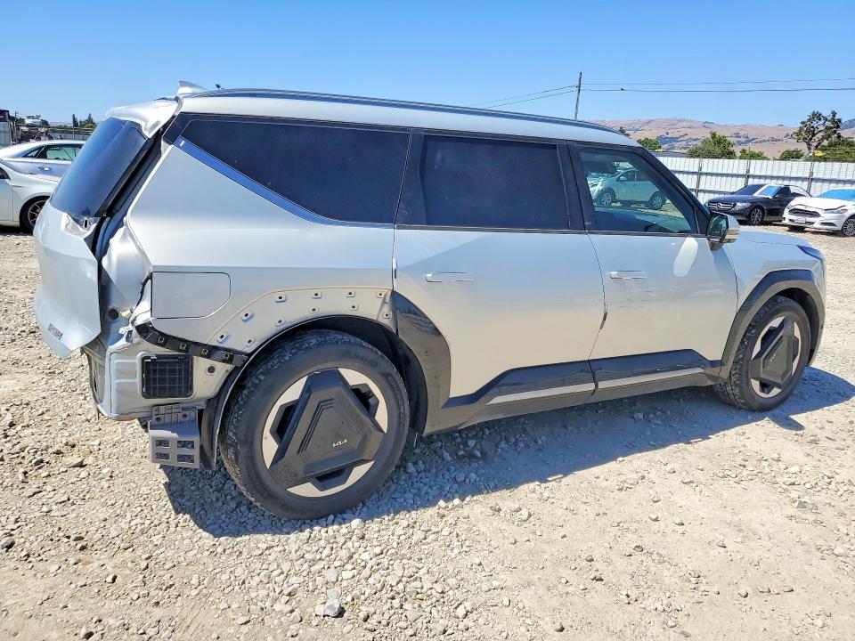 2024 Kia Ev9 VIN KNDADFS54R6027345 COPART salvage auction — REAR END, Ca - Salvage Certificate, sold $11,200 on 2026-07-28 (photo 3)