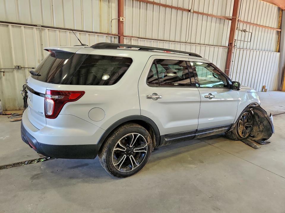 2014 Ford Explorer VIN 1FM5K8GT9EGB49886 COPART salvage auction — FRONT END, VA - CERT OF TITLE - SALVAGE, sold $550 on 2026-07-02 (photo 3)