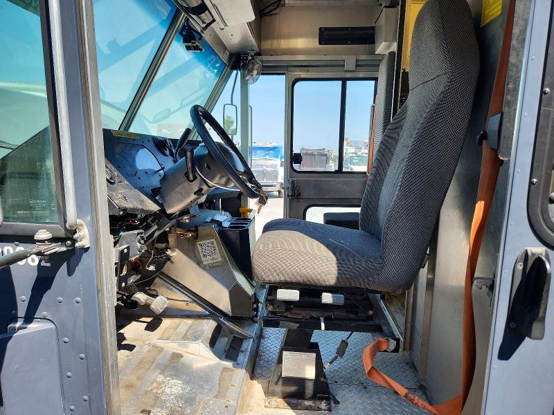 2019 Ford E-450 VIN 1FC3E4K60KDC48901 COPART salvage auction — MINOR DENT/SCRATCHES, Tn - Certificate Of Title, sold $20,750 on 2026-07-07 (photo 7)