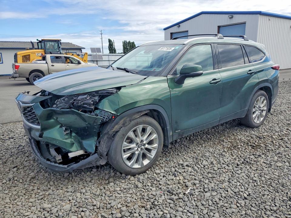 2024 Toyota Highlander VIN 5TDXBRCH2RS635696 — COPART salvage auction photo