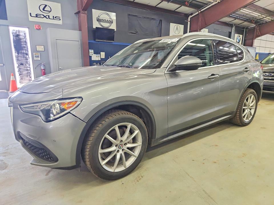 2018 Alfa romeo VIN ZASFAKBN8J7B67301 COPART salvage auction — MINOR DENT/SCRATCHES, Fl - Certificate Of Title, sold $7,000 on 2026-07-09 (photo 1)