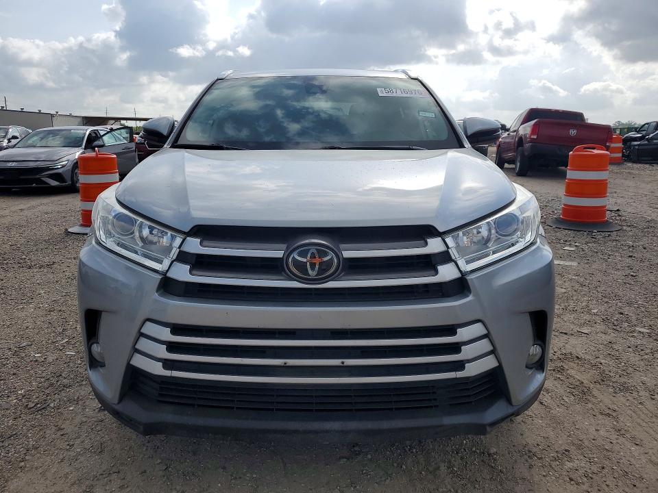 2019 Toyota Highlander VIN 5TDJZRFH9KS583213 COPART salvage auction — REAR END, TX - SALVAGE VEHICLE TITLE (P), sold $8,500 on 2026-07-16 (photo 5)