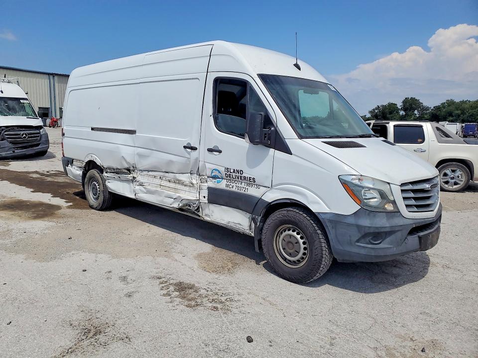 2017 Freightliner Sprinter 2500 VIN WDYPE8CD5HP520568 COPART salvage auction — SIDE, MO - SALVAGE CERTIFICATE OF TITLE, sold $4,300 on 2026-07-22 (photo 4)