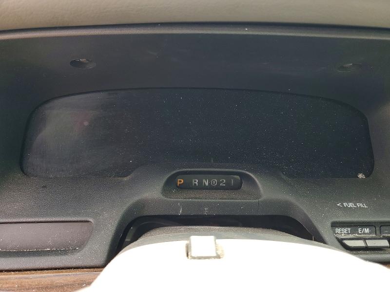 2005 Ford Crown victoria VIN 2FDFP74W65X108539 COPART salvage auction — FRONT END, NY - MV-907A SALVAGE CERTIFICATE, sold $350 on 2026-07-02 (photo 9)