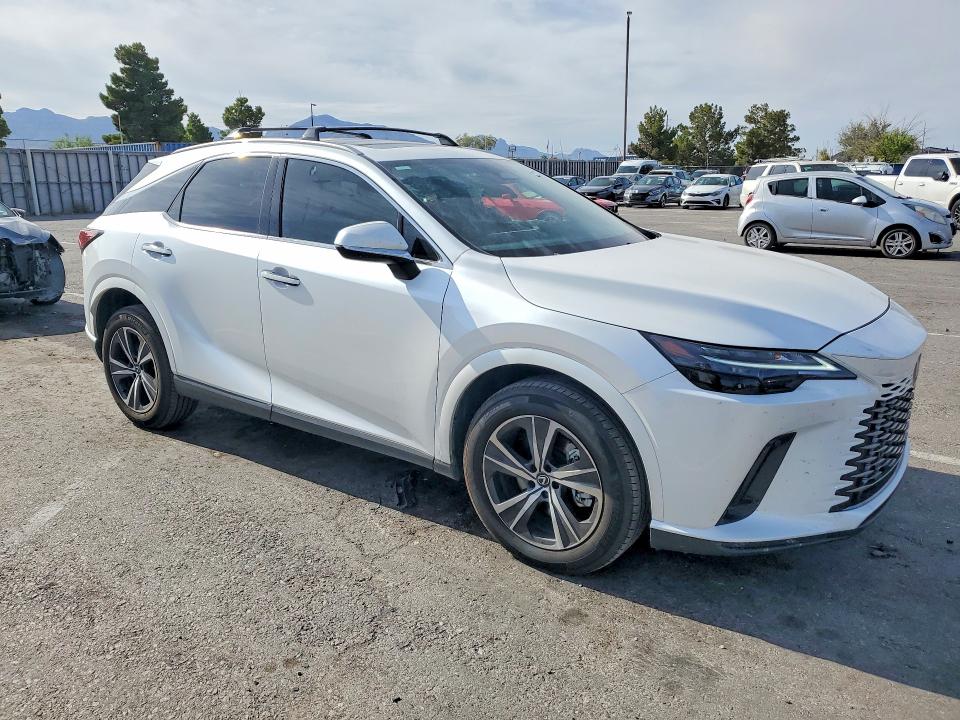 2025 Lexus VIN 2T2BBMCA1SC065345 COPART salvage auction — SIDE, TX - SALVAGE VEHICLE TITLE, sold $29,250 on 2026-07-31 (photo 4)