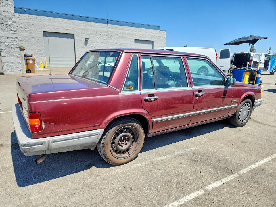 1990 Volvo 740 VIN YV1FA8848L2452536 COPART salvage auction — MINOR DENT/SCRATCHES, Ca - Dis/Dlr/Exp Only Clean Title, sold $200 on 2026-07-04 (photo 3)