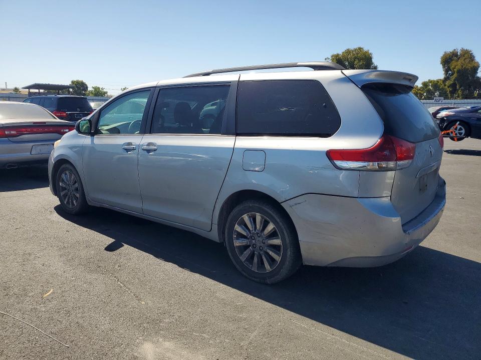 2014 Toyota Sienna VIN 5TDJK3DCXES077807 COPART salvage auction — ALL OVER, Ca - Dis/Dlr/Exp Only Clean Title, sold $950 on 2026-07-13 (photo 2)