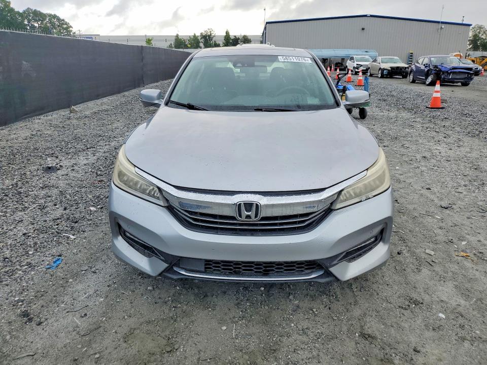 2017 Honda VIN JHMCR6F75HC010686 COPART salvage auction — MINOR DENT/SCRATCHES, Ga - Certificate Of Title (P), sold $7,000 on 2026-07-27 (photo 5)
