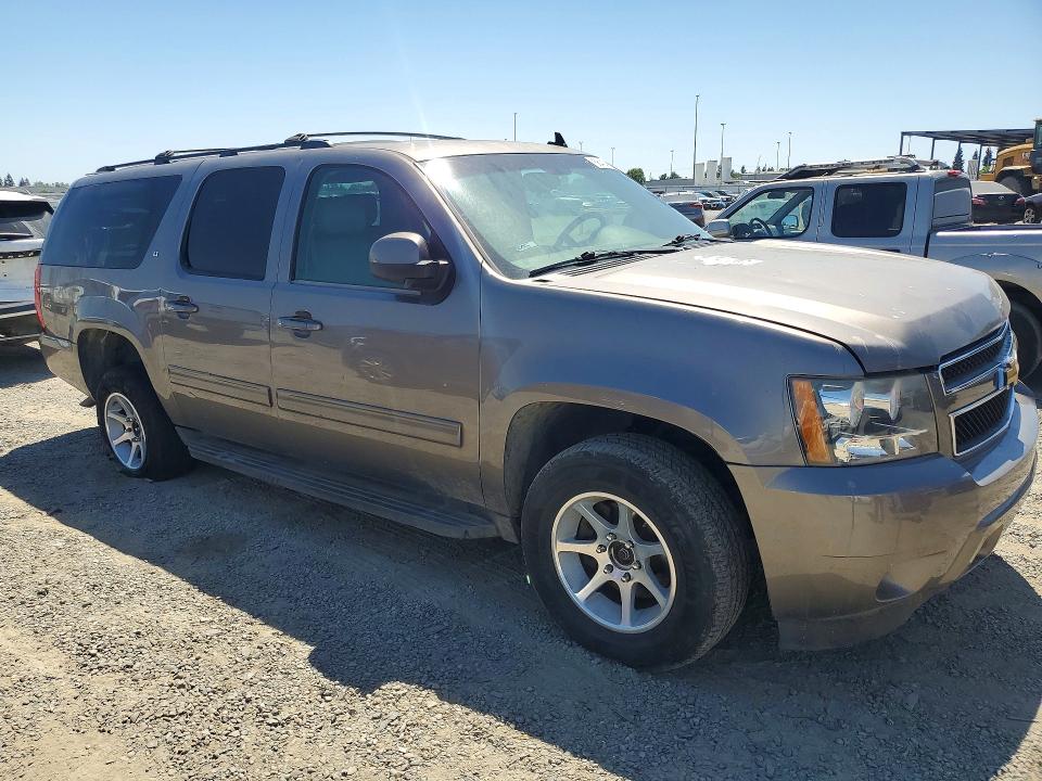 2013 Chevrolet Suburban VIN 1GNSKJE70DR158586 COPART salvage auction — VANDALISM, Ca - Dis/Dlr/Exp Only Clean Title (P), sold $225 on 2026-07-02 (photo 4)