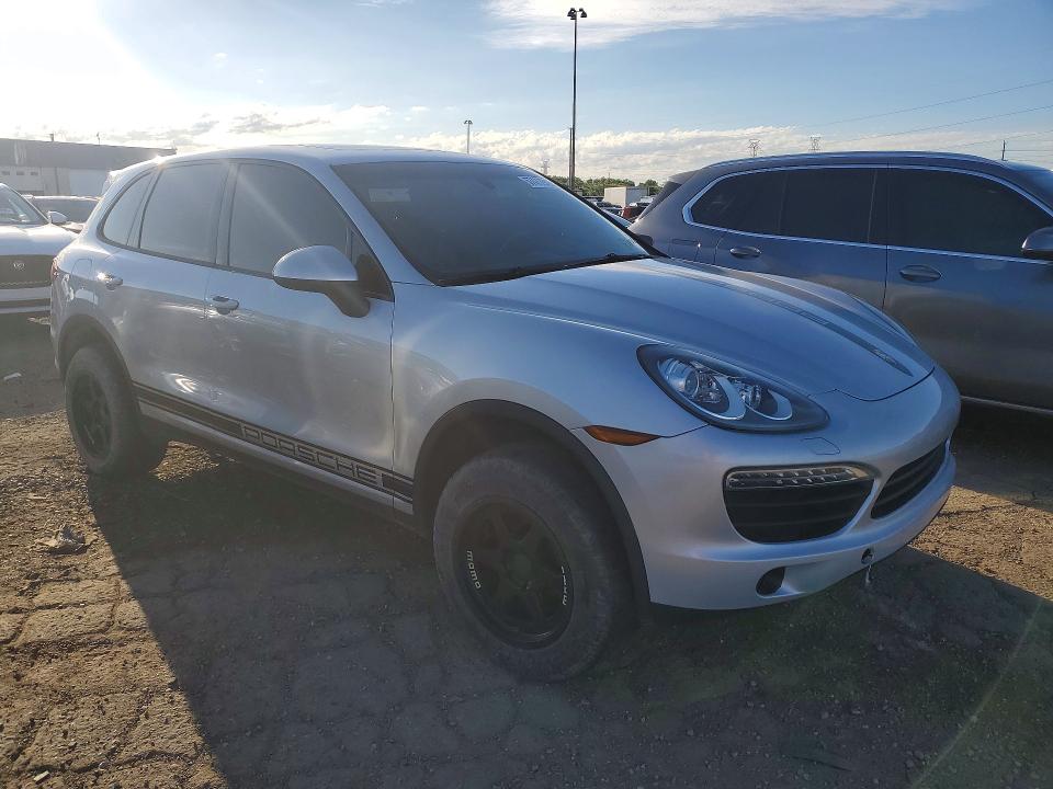 2012 Porsche Cayenne VIN WP1AA2A26CLA09784 COPART salvage auction — WATER/FLOOD, Mi - Cert Of Title-Flood Vehicle, sold $1,150 on 2026-07-10 (photo 4)