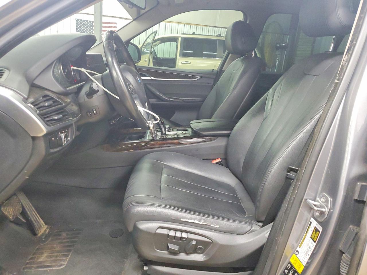 2016 BMW X5 VIN 5UXKR0C5XG0P30464 COPART salvage auction — Minor Dent/Scratches, FL - DEALER ONLY CLEAN TITLE (P), sold $2,700 on 2026-07-01 (photo 7)