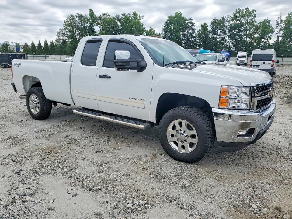 2011 Chevrolet Silverado 3500 VIN 1GC5K0C80BZ372907 COPART salvage auction — MINOR DENT/SCRATCHES, Sc - Certificate Of Title, sold $9,200 on 2026-07-06 (photo 4)