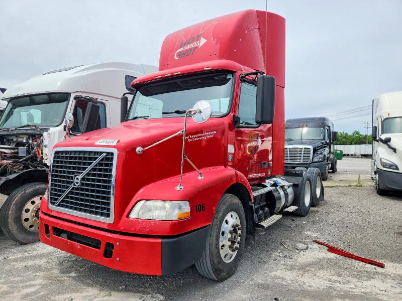 2012 Volvo Vnm VIN 4V4MC9EH1CN550749 COPART salvage auction — MINOR DENT/SCRATCHES, Tn - Certificate Of Title, sold $2,200 on 2026-07-07 (photo 2)