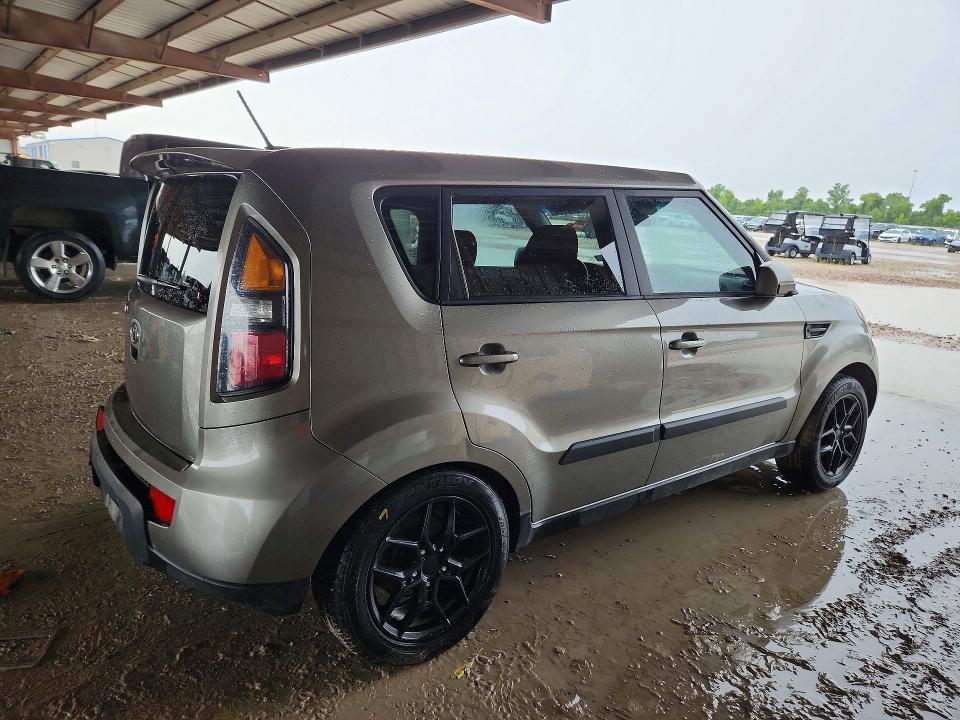 2011 Kia Soul VIN KNDJT2A21B7205330 COPART salvage auction — REAR END, Tx - Salvage Vehicle Title, sold $625 on 2026-07-07 (photo 3)