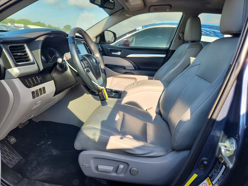 2014 Toyota Highlander VIN 5TDKKRFH3ES037715 COPART salvage auction — SIDE, Tx - Certificate Of Title, sold $9,000 on 2026-07-16 (photo 7)
