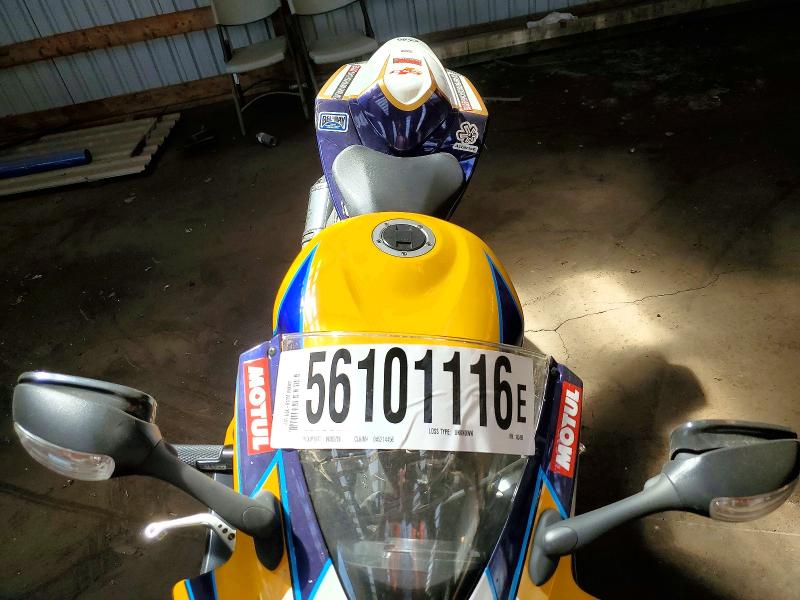 2006 Suzuki Gsx-r1000 VIN JS1GT76A062103490 COPART salvage auction — SIDE, On - Permit No Brand - Unfit, sold $1,100 on 2026-07-28 (photo 5)
