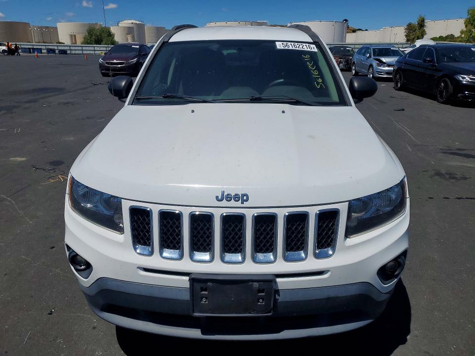 2015 Jeep Compass VIN 1C4NJCBA1FD143812 COPART salvage auction — MINOR DENT/SCRATCHES, Ca - Dis/Dlr/Exp Only Clean Title, sold $750 on 2026-07-08 (photo 5)