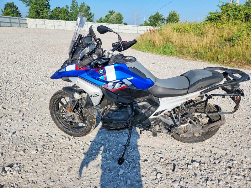 2025 BMW R 1300 VIN WB10M2300S6L23201 COPART salvage auction — SIDE, Mi - Scrap Certificate Of Title, sold $10,800 on 2026-08-06 (photo 3)