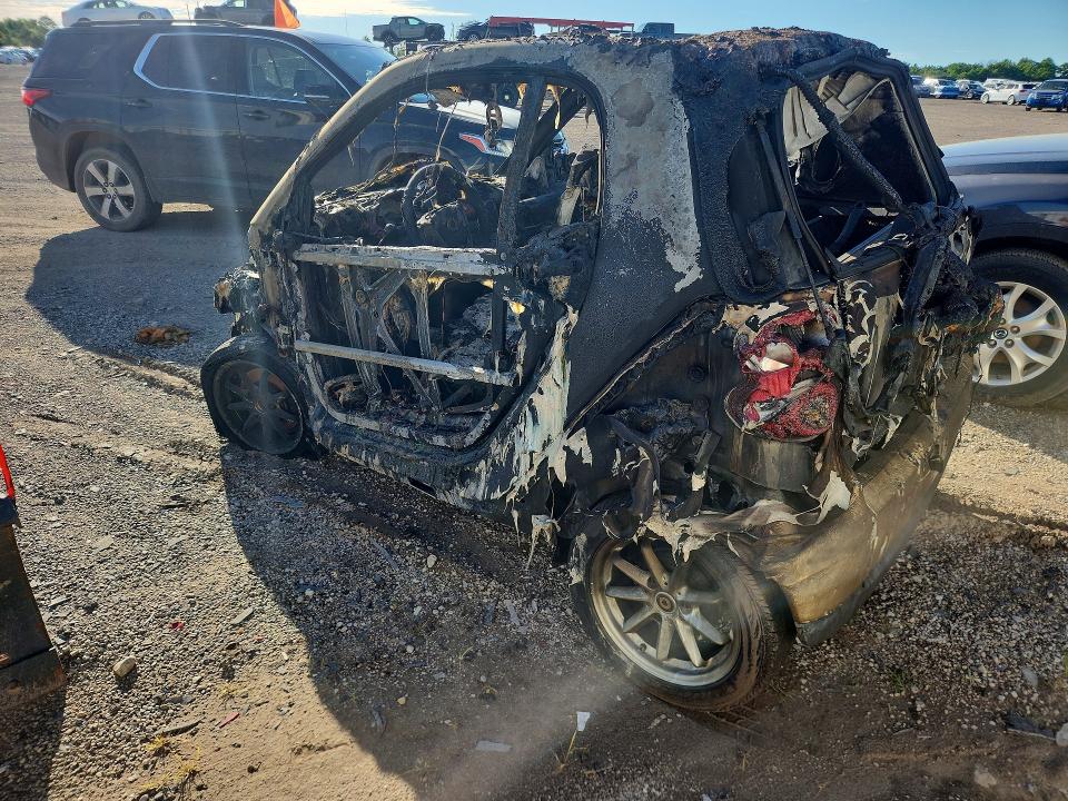 2008 Smart Fortwo VIN WMEEJ31X28K164545 COPART salvage auction — BURN, Il - Junking Cert Of A Vehicle, sold $225 on 2026-07-16 (photo 2)