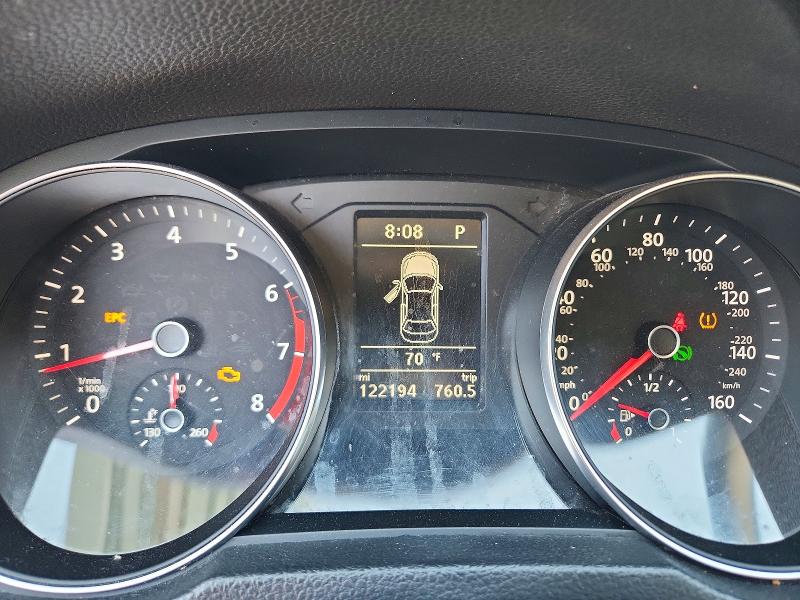 2018 Volkswagen VIN 1VWAA7A39JC036706 COPART salvage auction — MINOR DENT/SCRATCHES, In - Certificate Of Title, sold $4,350 on 2026-07-09 (photo 9)