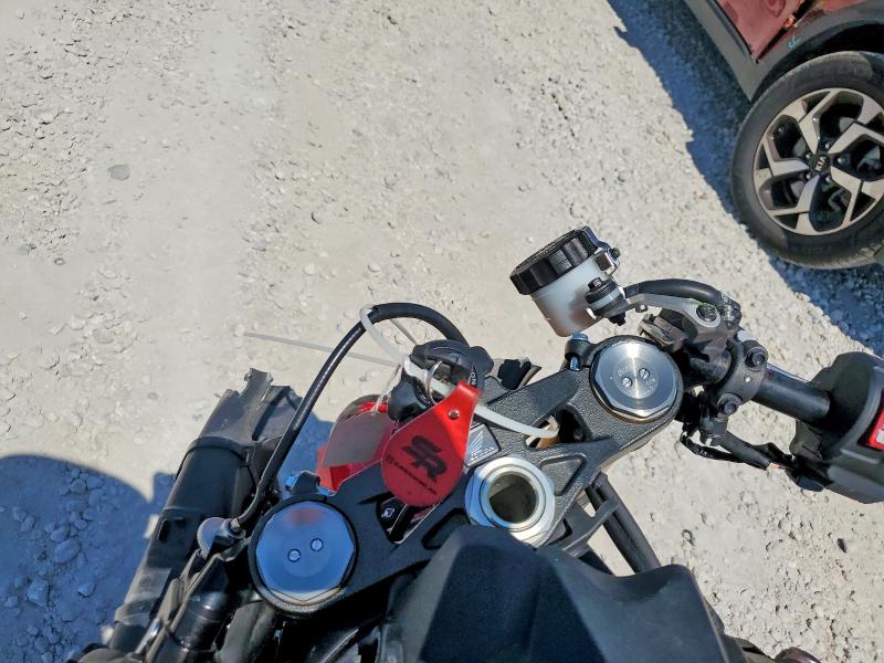 2022 Honda Cbr VIN JH2SC7717NK500070 COPART salvage auction — ROLLOVER, Fl - Certificate Of Destruction, sold $2,950 on 2026-07-10 (photo 7)