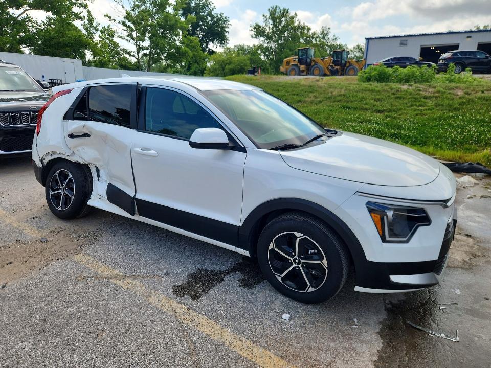 2026 Kia Niro VIN KNDCP3LE0T5329175 COPART salvage auction — SIDE, Tx - Certificate Of Title, sold $10,700 on 2026-07-08 (photo 4)