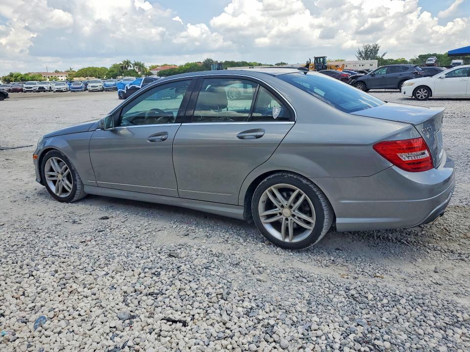 2013 Mercedes-benz VIN WDDGF8AB6DA812274 COPART salvage auction — MINOR DENT/SCRATCHES, Fl - Cert Of Title Slvg Rebuildable, sold $2,350 on 2026-07-17 (photo 2)