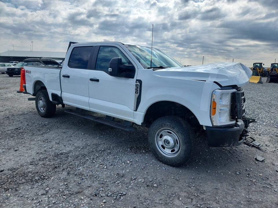 2023 Ford F350 VIN 1FT8W3BA8PEC63004 COPART salvage auction — FRONT END, Salvage Title, sold $12,000 on 2026-07-27 (photo 4)