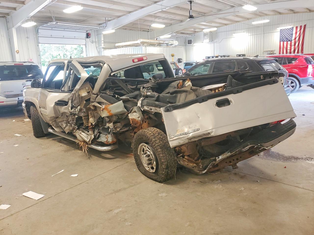 2006 Chevrolet Silverado VIN 1GCGK13U46F255107 COPART salvage auction — Rear End, MN - CERT OF TITLE-SALVAGE, sold $725 on 2026-07-09 (photo 2)