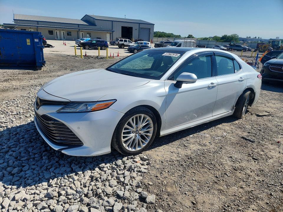 2018 Toyota Camry VIN 4T1B11HK5JU016265 — COPART salvage auction photo