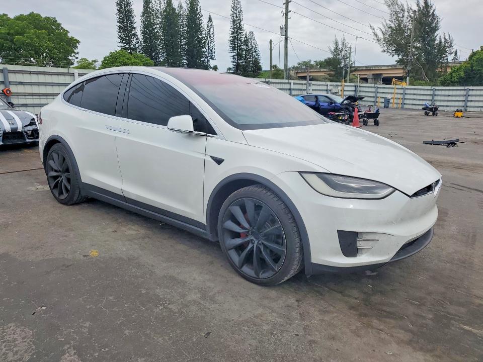 2017 Tesla Model x VIN 5YJXCBE29HF039274 COPART salvage auction — MECHANICAL, Az - Cert Of Title - Salvage, sold $7,300 on 2026-07-22 (photo 4)