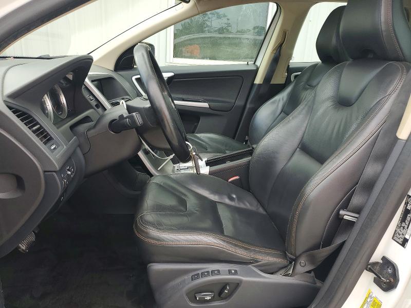 2011 Volvo Xc60 VIN YV4952DZ2B2222296 COPART salvage auction — WATER/FLOOD, FL - CERT OF TITLE-SLVG REBLD FLOOD, sold $475 on 2026-07-22 (photo 7)