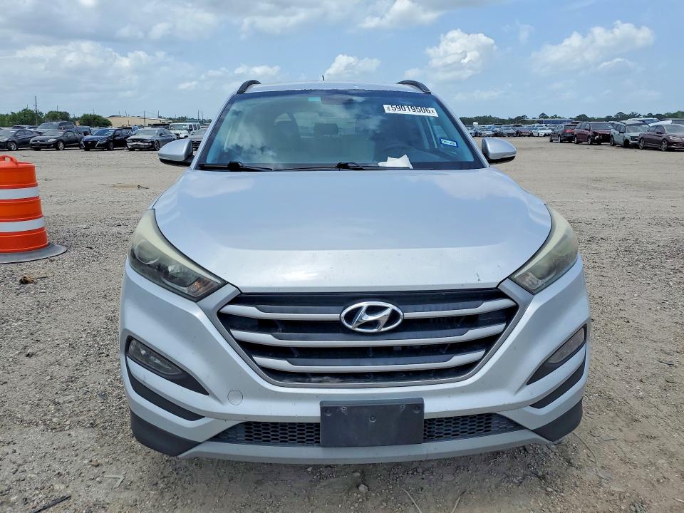 2017 Hyundai Tucson VIN KM8J33A26HU388848 COPART salvage auction — MECHANICAL, Tx - Certificate Of Title, sold $725 on 2026-07-09 (photo 5)