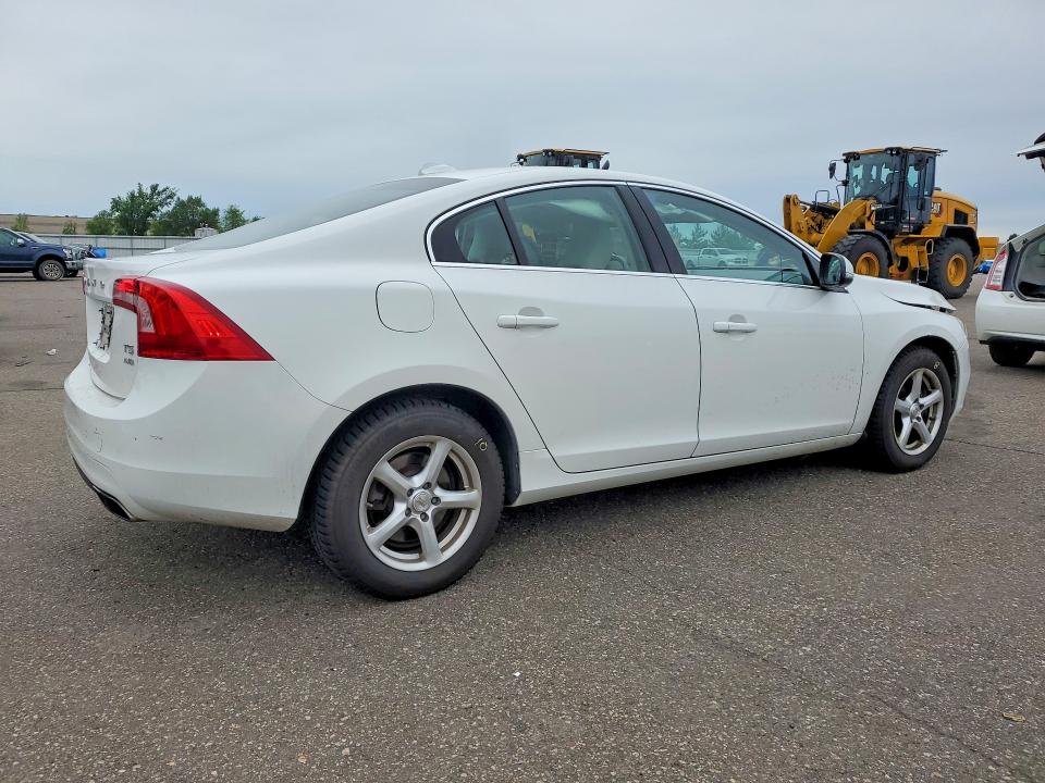 2015 Volvo S60 VIN YV1612TB5F2316095 COPART salvage auction — FRONT END, MN - CERT OF TITLE-PRIOR SALVAGE, sold $225 on 2026-07-28 (photo 3)