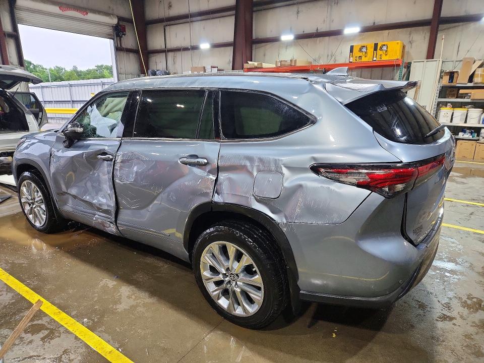 2022 Toyota Highlander VIN 5TDDZRBH9NS213046 COPART salvage auction — ROLLOVER, Ok - Certificate Of Title, sold $7,700 on 2026-07-22 (photo 2)