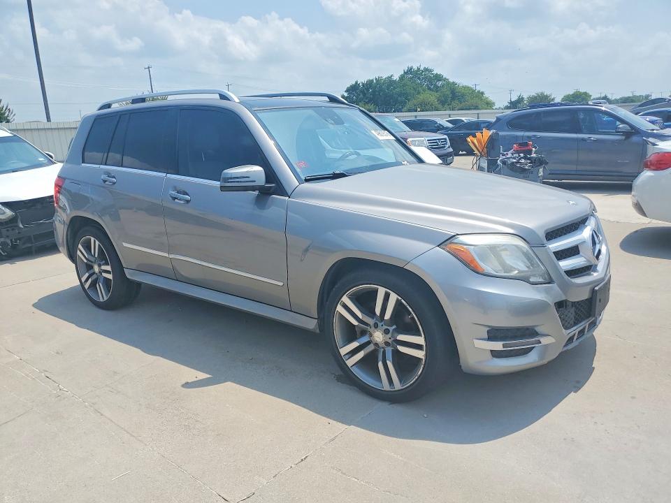 2015 Mercedes-benz VIN WDCGG5HB6FG383434 COPART salvage auction — REAR END, Tx - Salvage Vehicle Title, sold $4,650 on 2026-07-20 (photo 4)